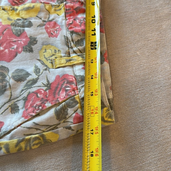 Hurley Denim Shorts Red Yellow Rose Flower Print - Picture 4 of 8